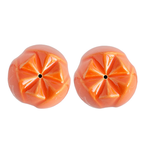 Alternative view of Salt and pepper shakers TULIP